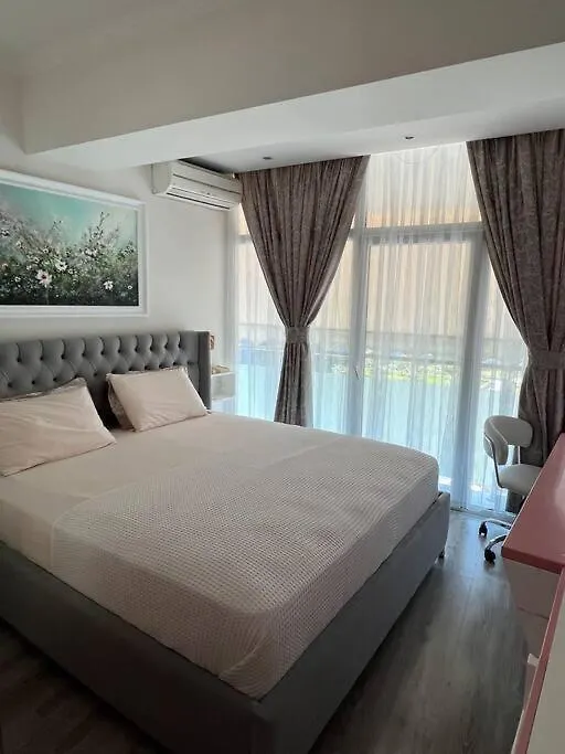 Sunshine Apartment Tirana